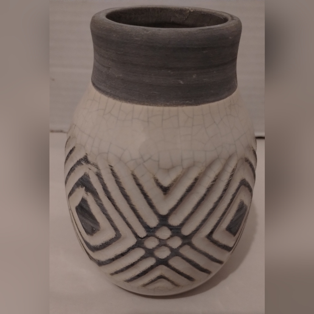 Small Vase - Picture 3 of 8